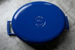 Saveur Selects Braadpan Ovaal Voyage - Classic Blue - ø 30 Cm - Geëmailleerde Anti-aanbaklaag -Koken Pro Verkoopwinkel 1 5 16 scaled 1