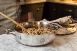 Saveur Selects Pannenset Voyage - TriPly RVS - 6 Delige Set 8 Saveur Selects Pannenset Voyage - TriPly RVS - 6 Delige Set -Koken Pro Verkoopwinkel 3QT Sauteuse Lifestyle 1 scaled 1