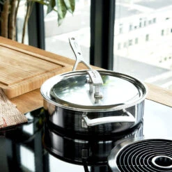 Demeyere Hapjespan Industry 5 - ø 24 Cm / 2.8 Liter + Deksel -Koken Pro Verkoopwinkel 40850 681 0 Lifestyle Image Product OS 750x750 1 1