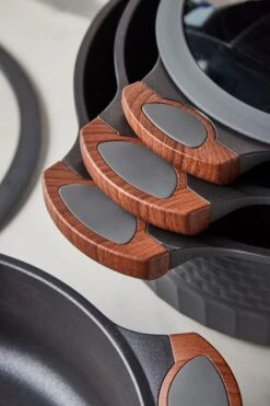 Resto Kitchenware Pannenset - 13 Delige Set - Inductie En Alle Andere Warmtebronnen -Koken Pro Verkoopwinkel 799x1200 2