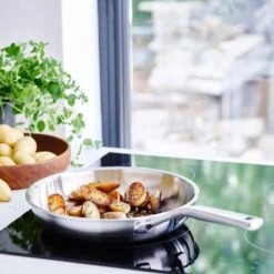 KitchenAid Koekenpan - Multi-Ply RVS - ø 24 Cm - Zonder Anti-aanbaklaag -Koken Pro Verkoopwinkel KA Koekenpan Multiply Stainless 2 1