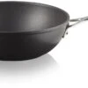 Le Creuset Wokpan Met Steel - Les Forgées TNS - ø 26 Cm / 3.4 Liter - Standaard Anti-aanbaklaag -Koken Pro Verkoopwinkel Le Creuset anti aanbak wokpan 26 cm met tegengreep.jpg