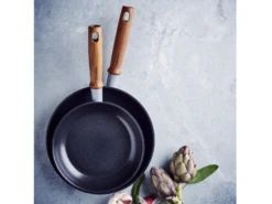 GreenPan Pannenset Met Keukenhulpjes Mayflower Pro - 4 Delige Set 21 GreenPan Pannenset Met Keukenhulpjes Mayflower Pro - 4 Delige Set -Koken Pro Verkoopwinkel Productafbeeldingen CL 2023 03 08T120721.294 1