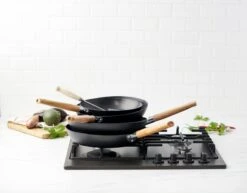 BK Wokpan Force - Carbon Steel - ø 30 Cm - Zonder Anti-aanbaklaag -Koken Pro Verkoopwinkel accc8d0b41d438b3221423862ee6477e5d71d4f1 144dpi BK Force CS ind 4pc Set Stack