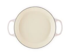 Le Creuset Braadpan Signature - Campagnard - Shell Pink - ø 26 Cm / 2.2 Liter -Koken Pro Verkoopwinkel le creuset campagnard shell pink 26cm 2