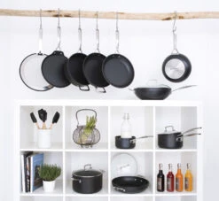 Le Creuset Steelpan - 2 Schenktuiten - Les Forgées TNS - ø 16 Cm / 1.6 Liter - Standaard Anti-aanbaklaag -Koken Pro Verkoopwinkel le creuset lesforgees collectie