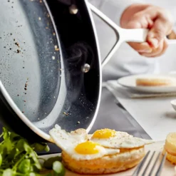 Demeyere Koekenpannen Alu Pro 5 - Ceraforce - ø 24 + 28 Cm - Keramische Anti-aanbaklaag -Koken Pro Verkoopwinkel pdp masonry content demeyere alu pro cera 5 pan ceraforce 750x750