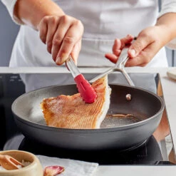 Demeyere Koekenpannen Alu Pro 5 - Duraslide Titanium - ø 20 + 24 Cm - Standaard Anti-aanbaklaag -Koken Pro Verkoopwinkel pdp masonry content demeyere alu pro dura 5 pan soft utensils 750x750